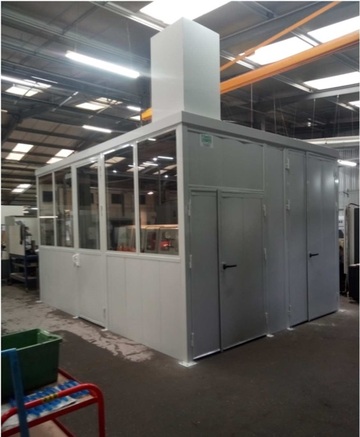 Créez un Environnement de Travail Sûr et Confortable : Installation de Cabines de Poste d'Usinage par Akustik Créez un Environnement de Travail Sûr et Confortable : Installation de Cabines de Poste d'Usinage par Akustik